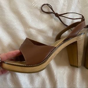 $15.00 
Le Chateau Boho Vintage Sandals